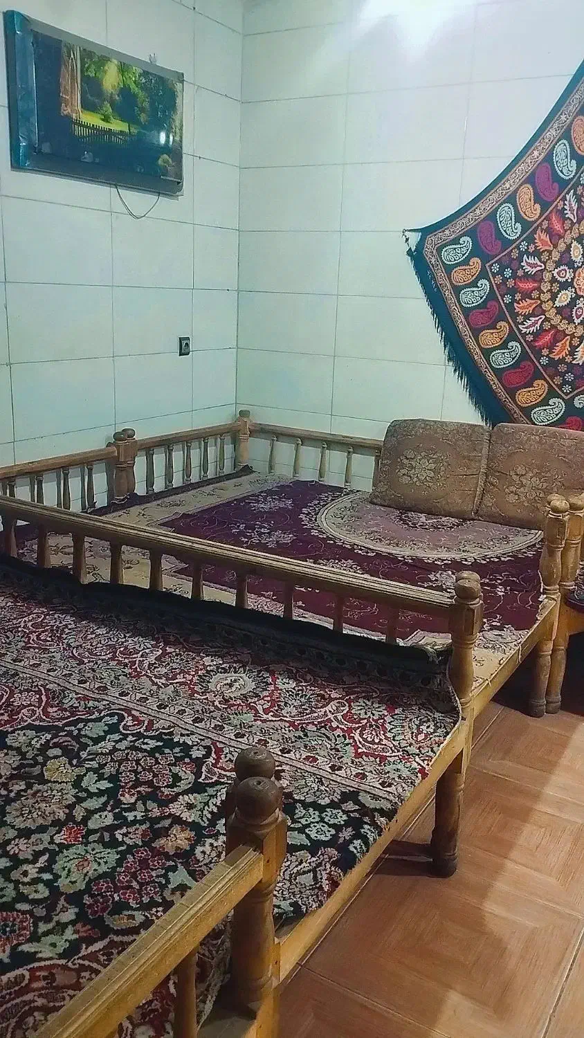 تخت چوبی سنتی|مبلمان خانگی و میز عسلی|خرمآباد, |دیوار