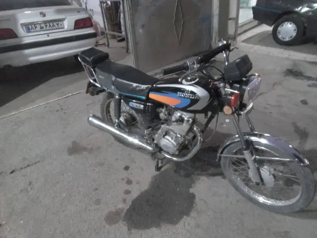 هوندا۱۲۵|موتورسیکلت|شریف‌آباد, |دیوار