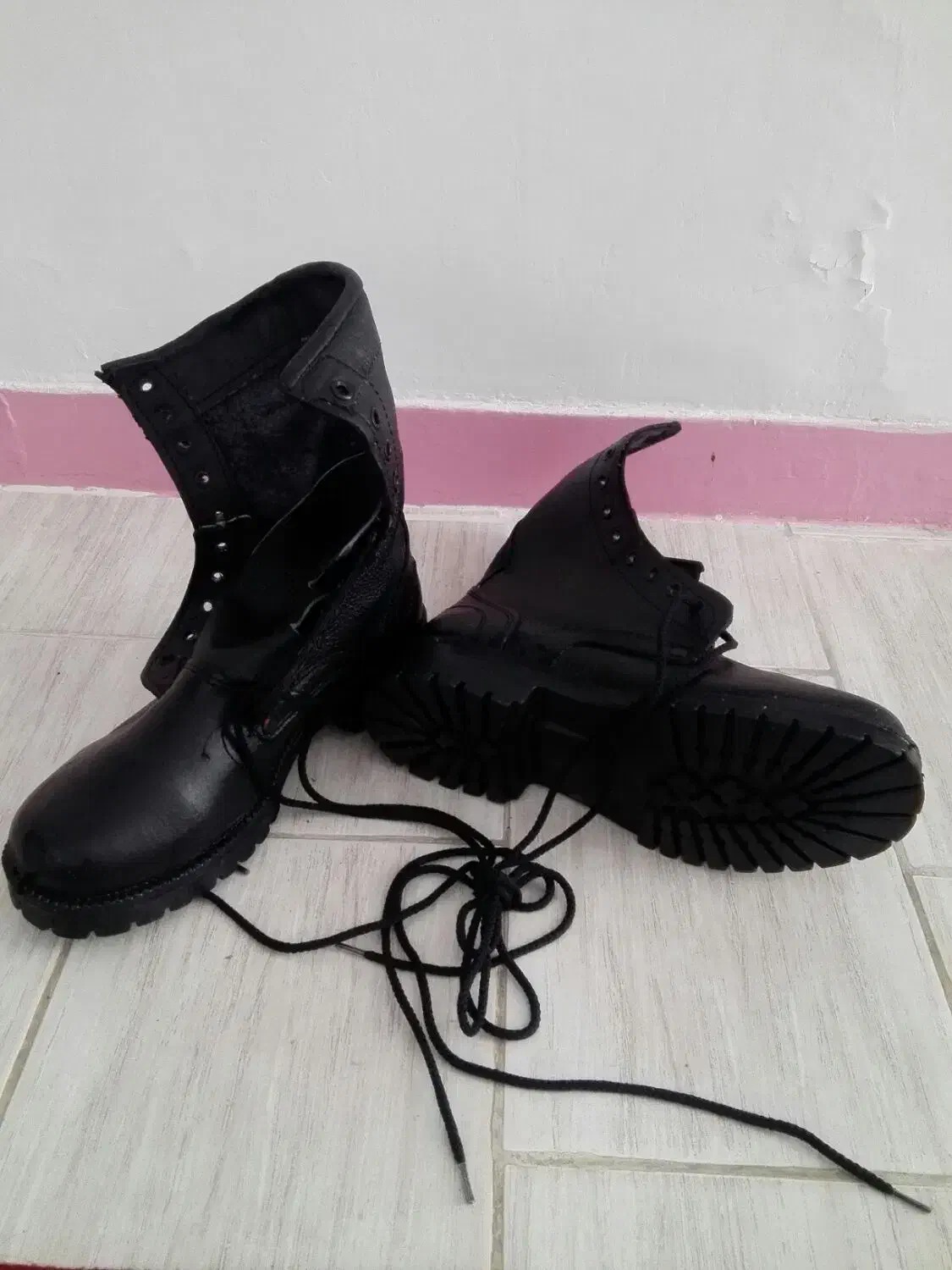 دو پوتین سربازی بهمن سایز 41 و یک 42|کیف، کفش، کمربند|شیراز, نیستان|دیوار