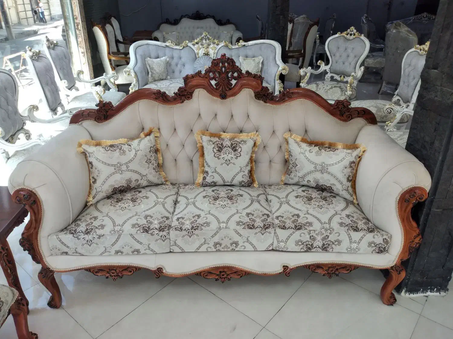 تولدت وتعمیرات انواع مبلمان|مبلمان خانگی و میز عسلی|اسلامشهر, شهرک قائمیه|دیوار