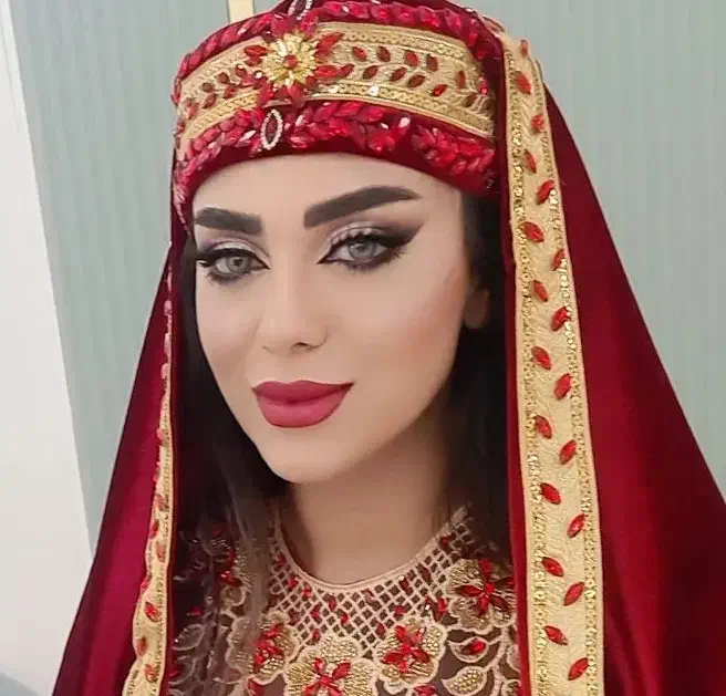 خدمات حرفه ای و تخصصی میکاپ وشنیون با 30% تخفیف|خدمات آرایشگری و زیبایی|میاندوآب, |دیوار