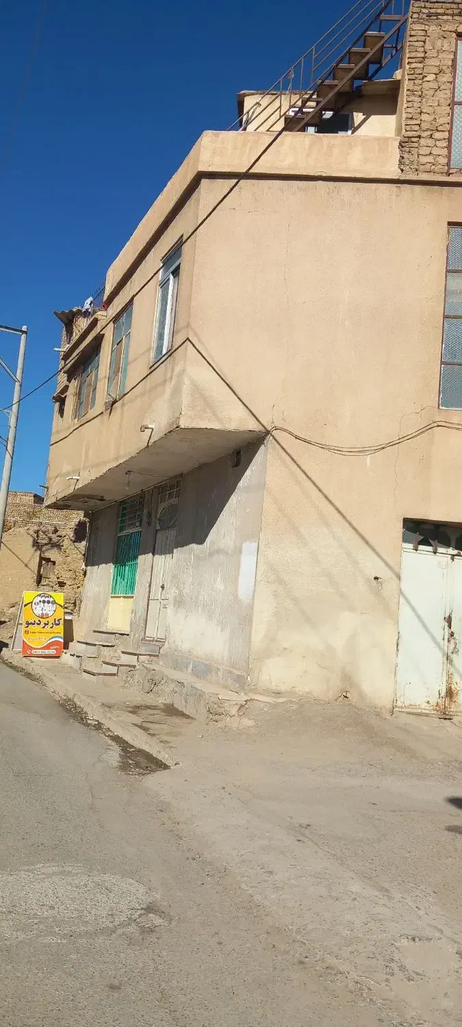 فروش ۳ دانگ از خانه ی سه طبقه چشمه خواجه|فروش خانه و ویلا|نطنز, |دیوار