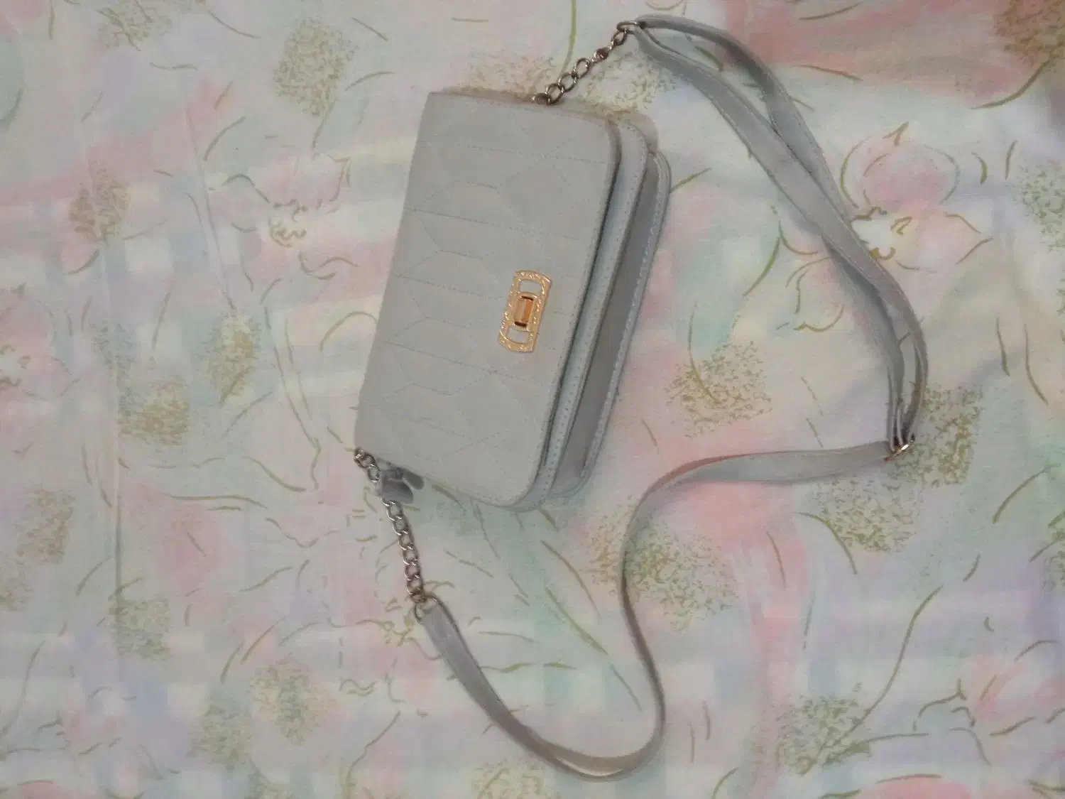 کیف و لباس|کیف، کفش، کمربند|اراک, |دیوار