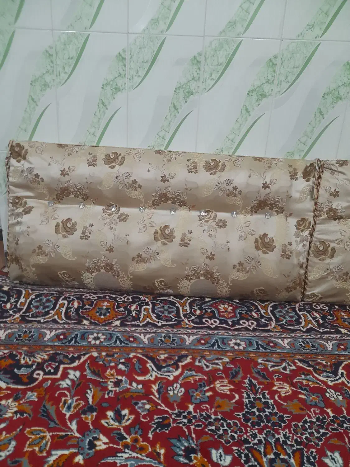 پشتی|پشتی|سقز, |دیوار