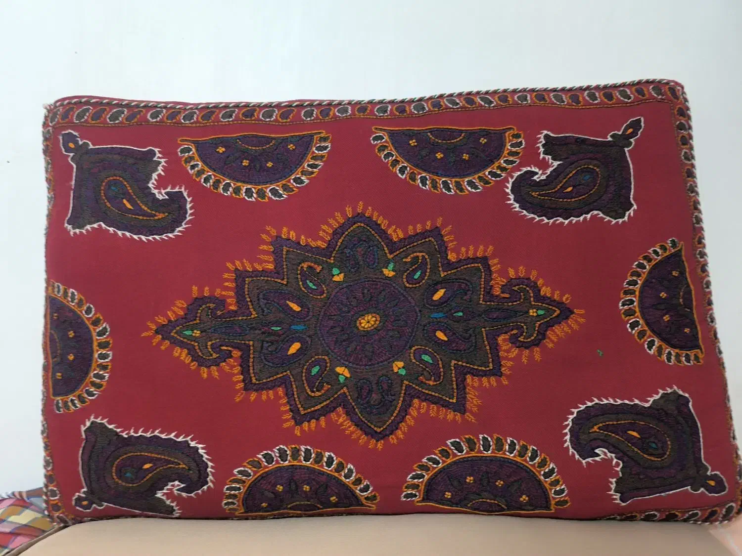 پشتی دست دوز پته|پشتی|کرمان, |دیوار