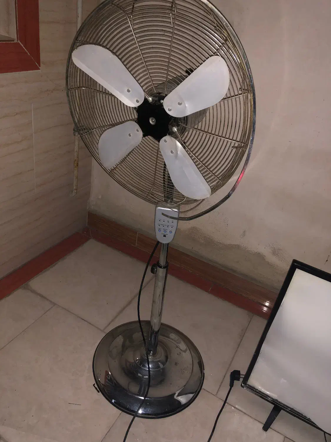 پنکه بلانزو ایتالیا blanzo|پنکه و تصفیه‌کنندهٔ هوا|قائم‌شهر, |دیوار