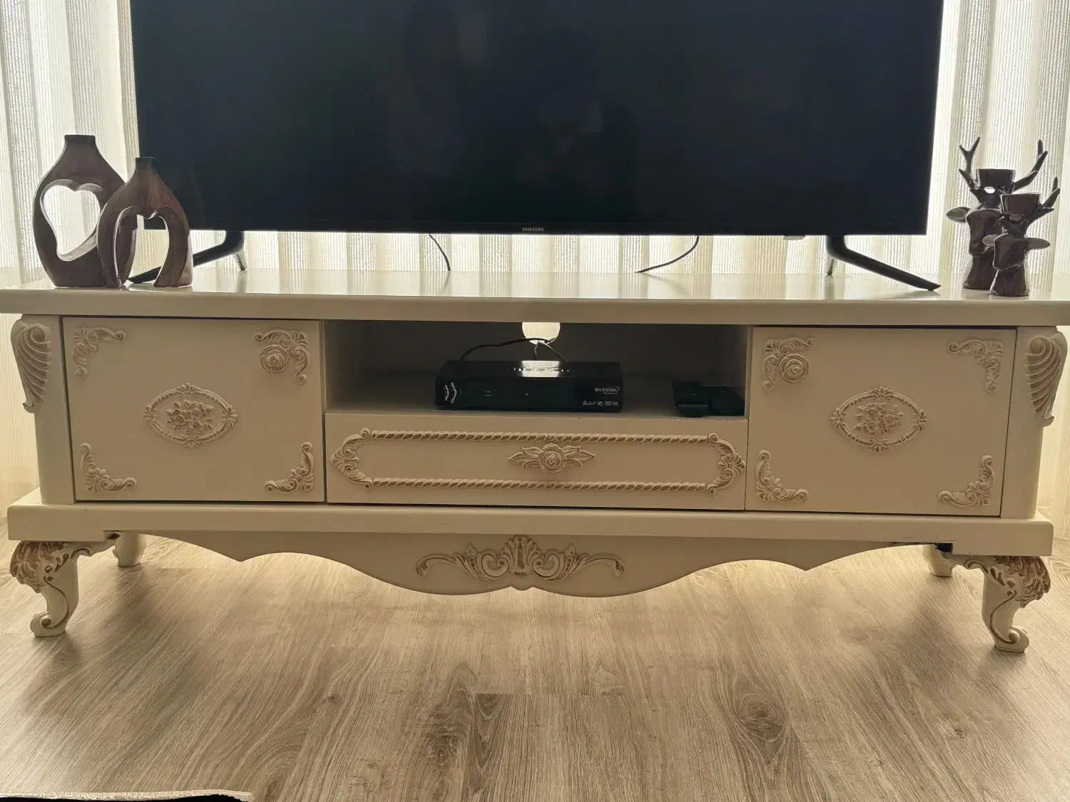 میز|میز تلویزیون|قره ضیاالدین, |دیوار