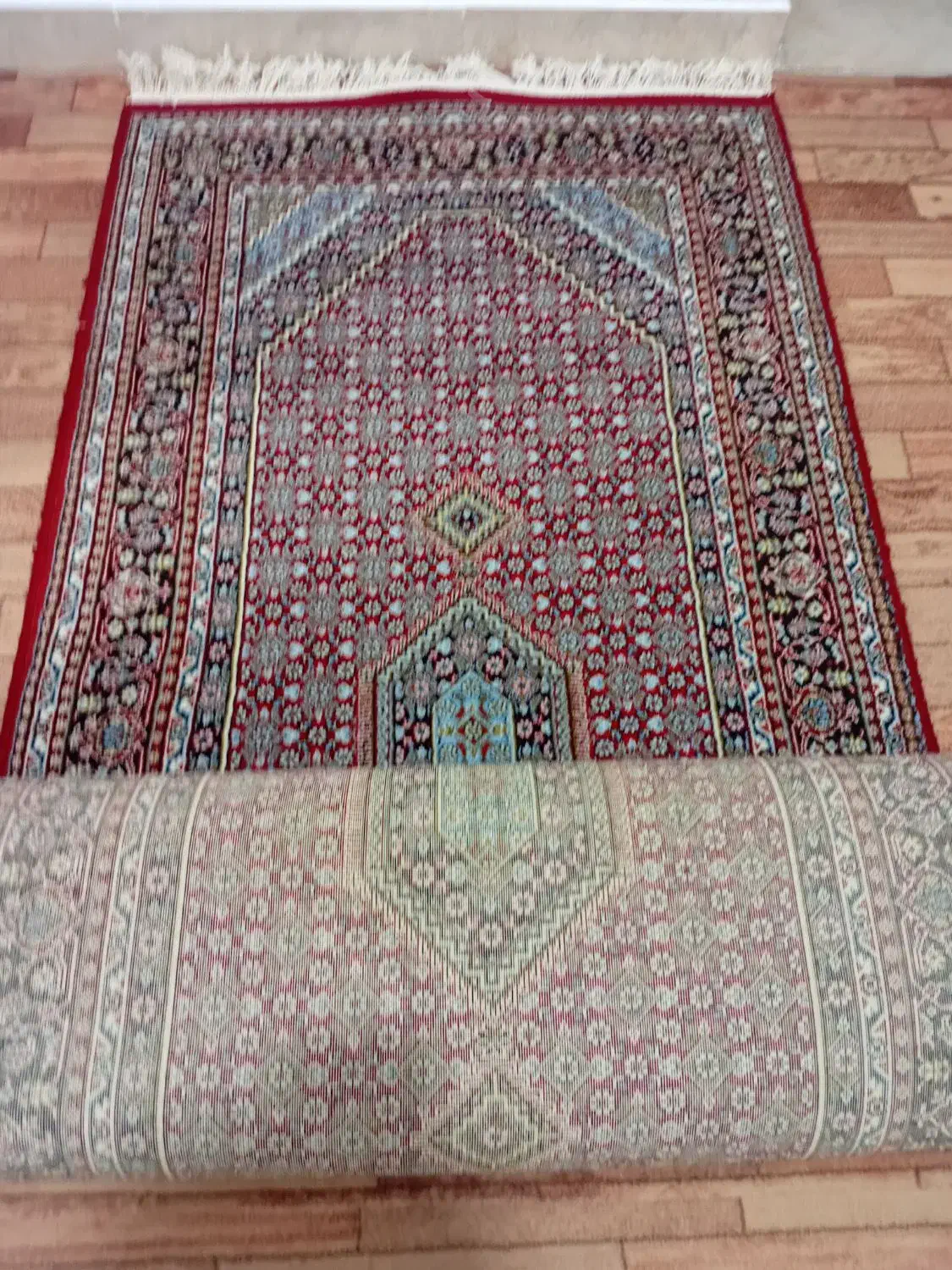 کناره ۴متری در ۱ ماشینی|فرش|قروه, |دیوار