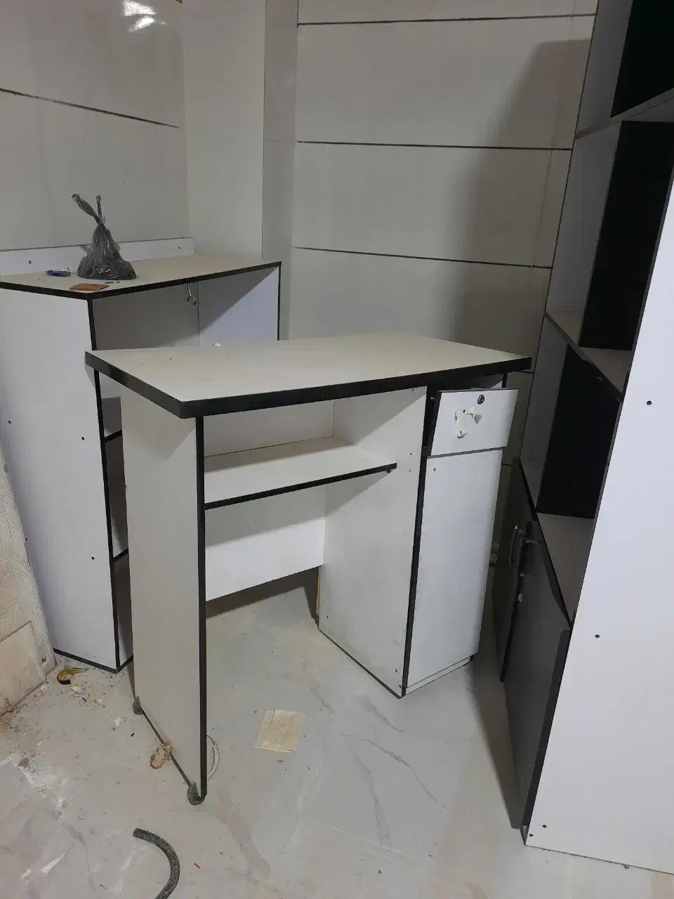 فروش ویترین و میز مغازه درحد نو|بوفه، ویترین، کنسول|کامیاران, |دیوار