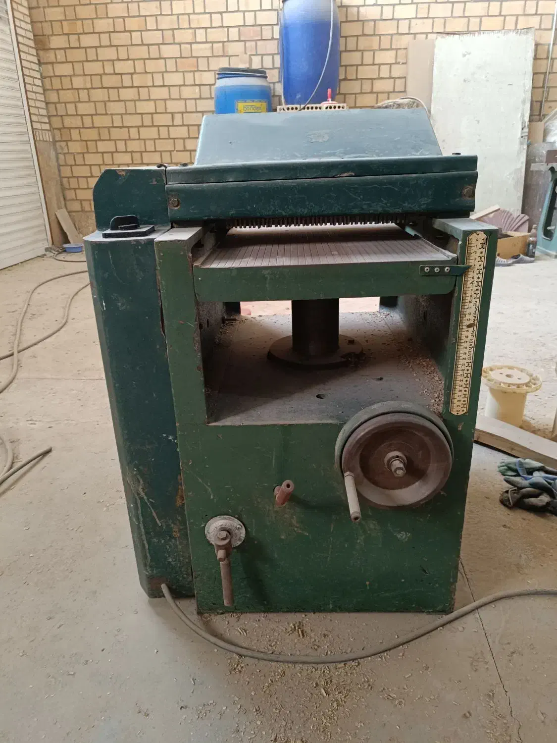 گندگی زیر رند|ابزارآلات|فشاپویه, |دیوار