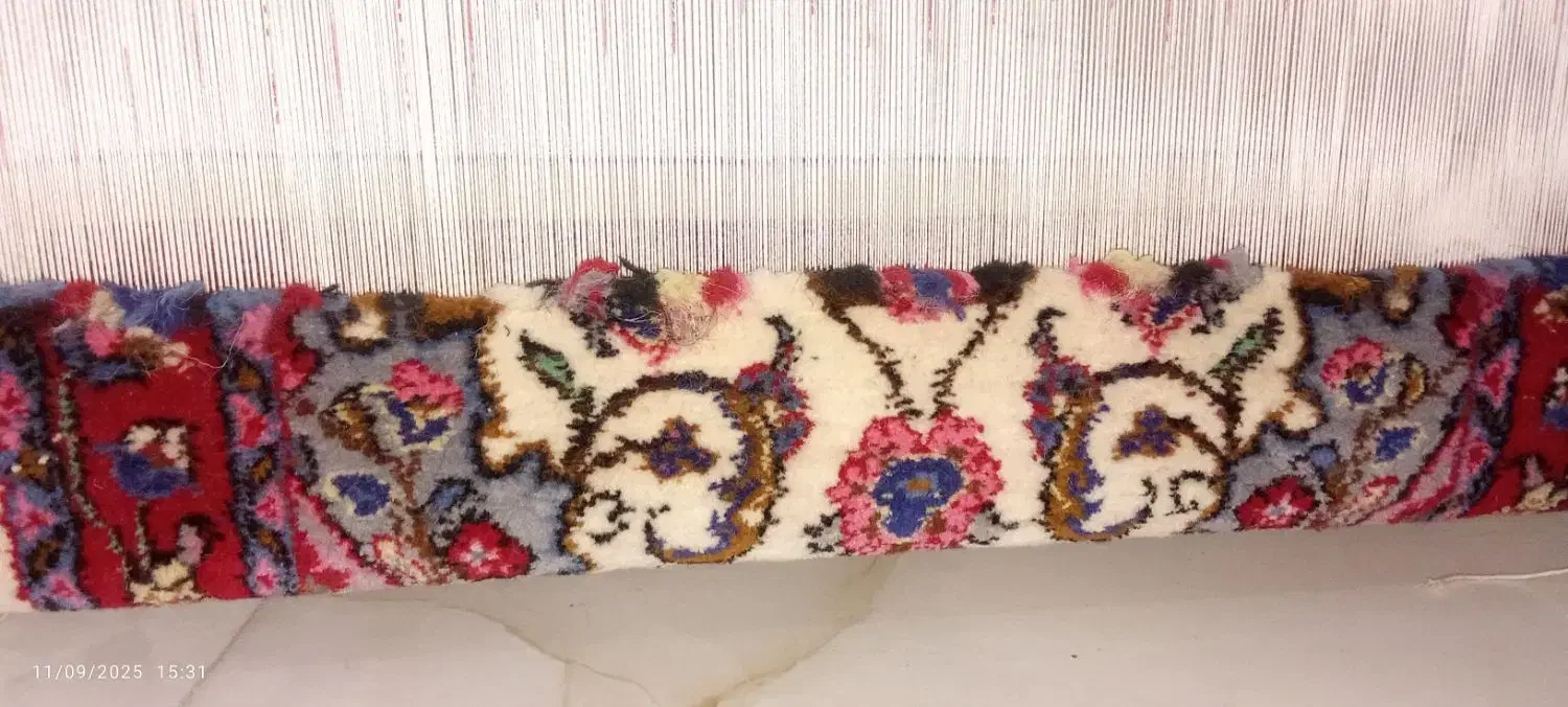 فروش قالیچه بسیار تمیز دست بافت همراه نخ کامل|فرش|قرچک, زیبا شهر|دیوار
