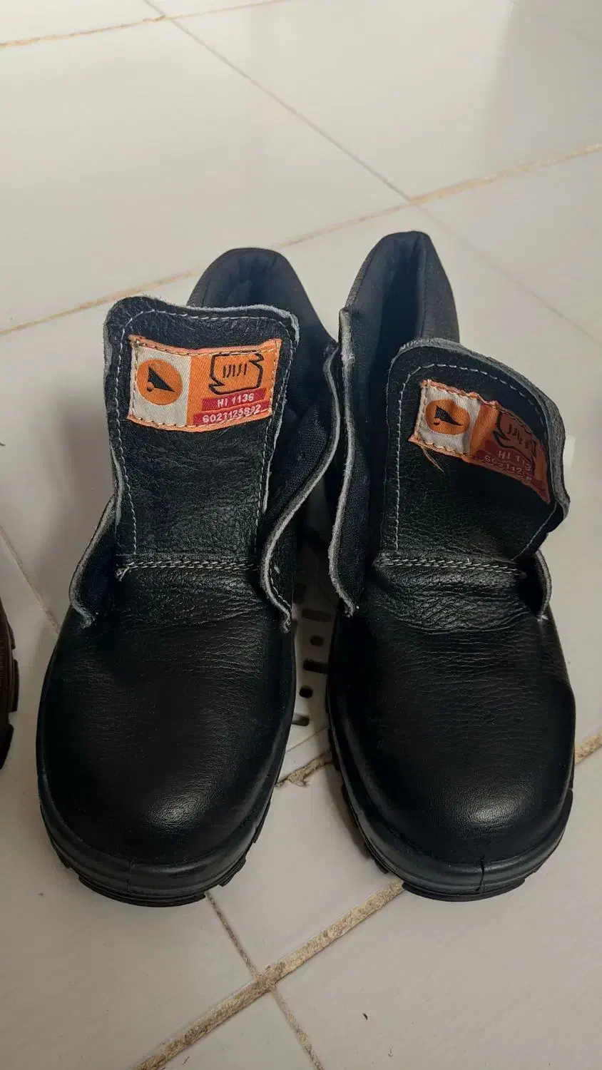 کفش کار|کیف، کفش، کمربند|یزد, |دیوار