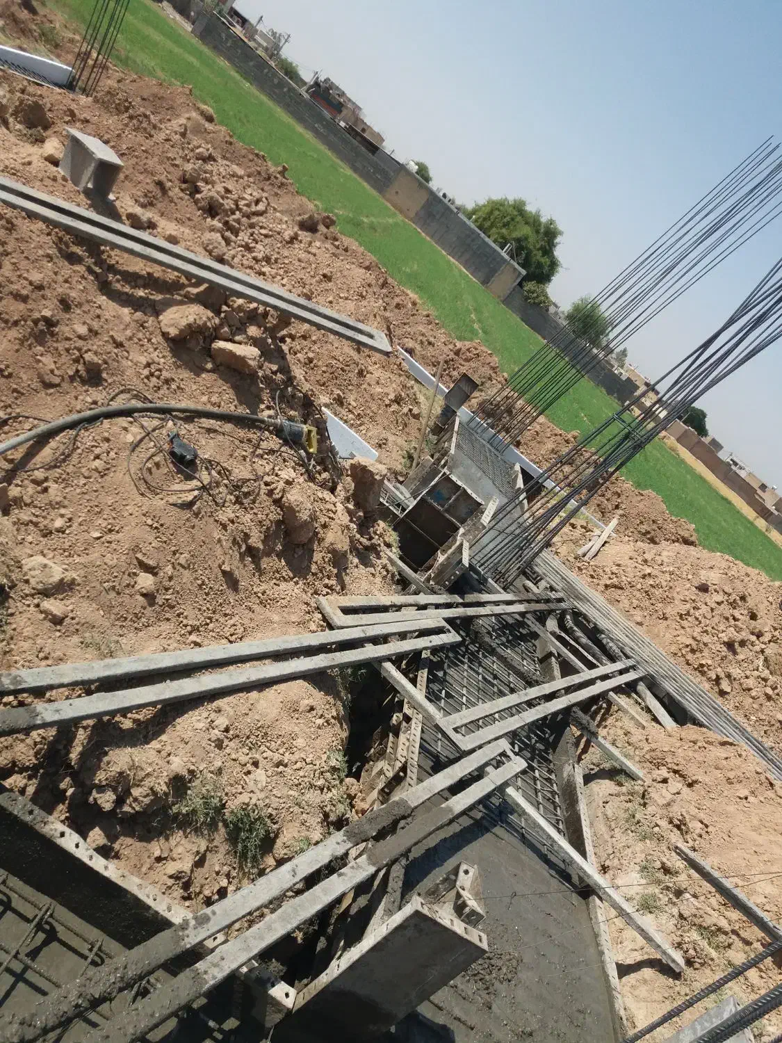 خلاطه بتن ریز|خدمات پیشه و مهارت|شوشتر, |دیوار