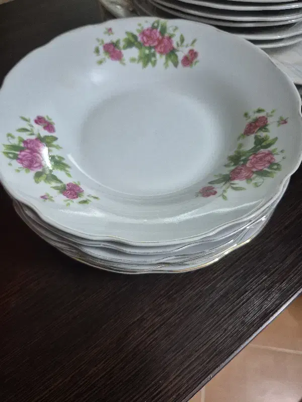 بشقاب گل سرخی|ظروف سرو و پذیرایی|قم, حنیف نژاد|دیوار