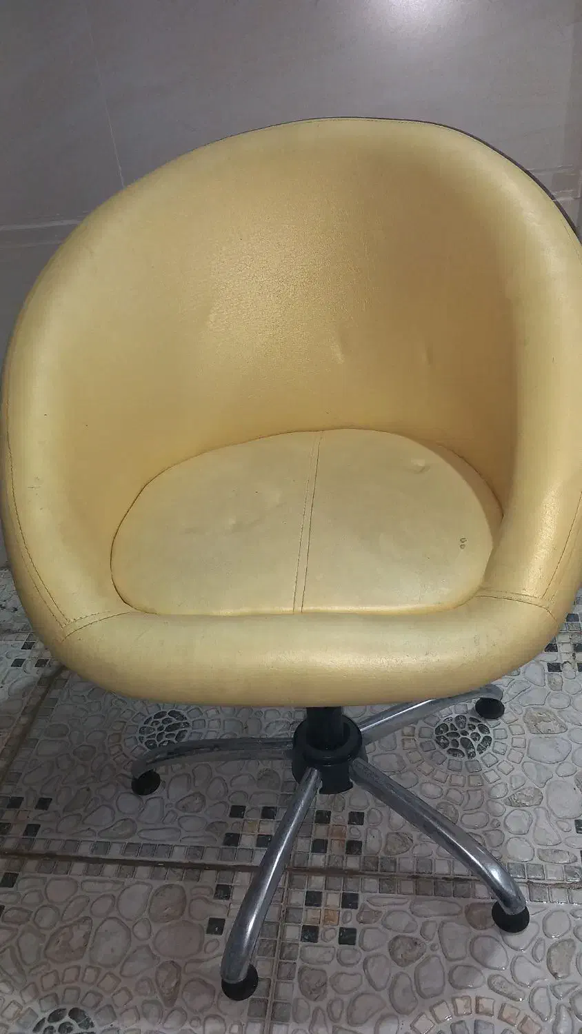 صندلی در حد نو بدون ایراد|صندلی و نیمکت|دره شهر, |دیوار