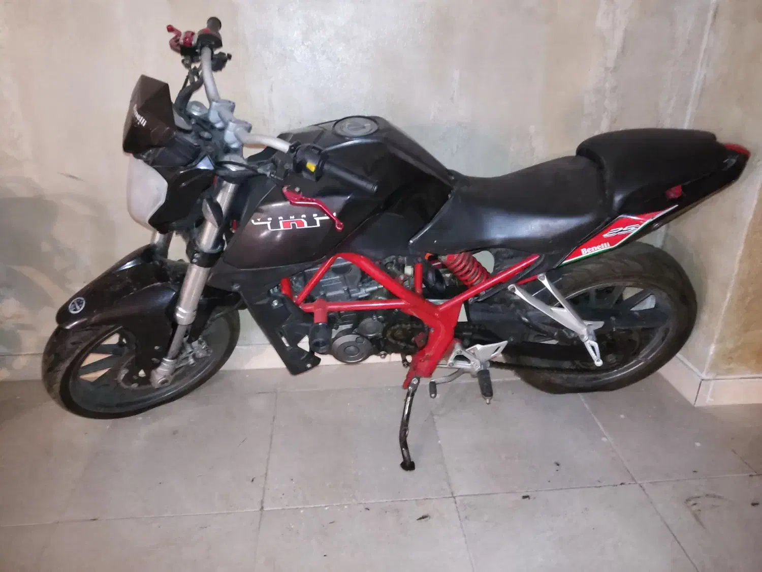 موتورسیکلت بنلی 250cc تک . آب خنک|موتورسیکلت|آستارا, |دیوار