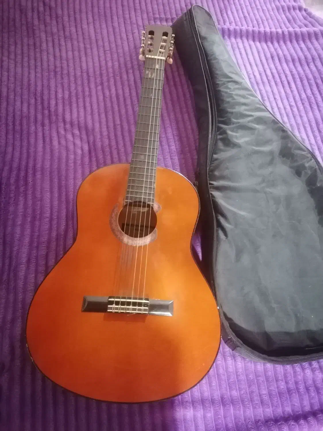 گیتار yamaha C40|گیتار، بیس، امپلیفایر|رودسر, |دیوار