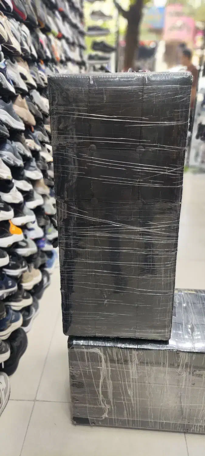 صندلی‌مبلی|صندلی و نیمکت|شیراز, لب آب|دیوار