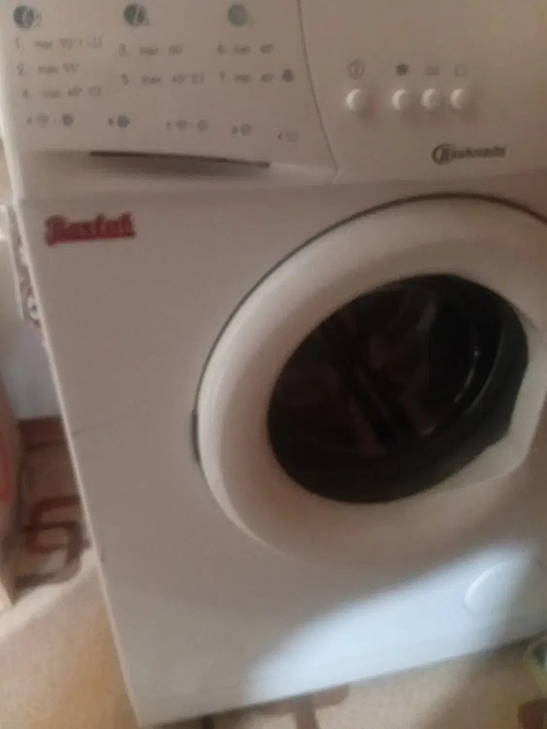 ماشین لباسشویی|ماشین لباسشویی و خشککن لباس|فولادشهر, B8|دیوار