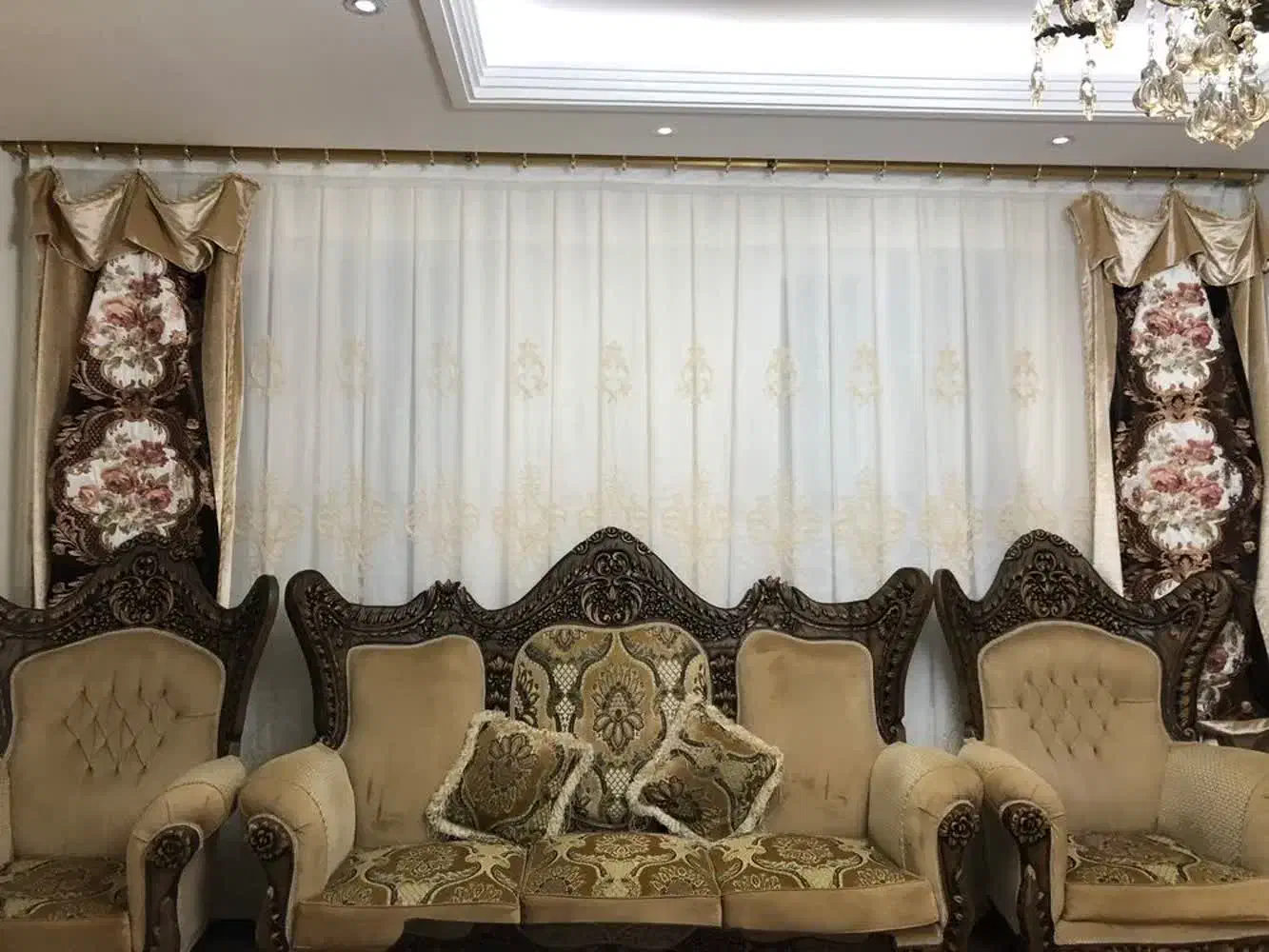 پرده عرض پنجره ۴ متر سالم بی عیب|پرده، رانر، رومیزی|تهران, قصر فیروزه ۲|دیوار