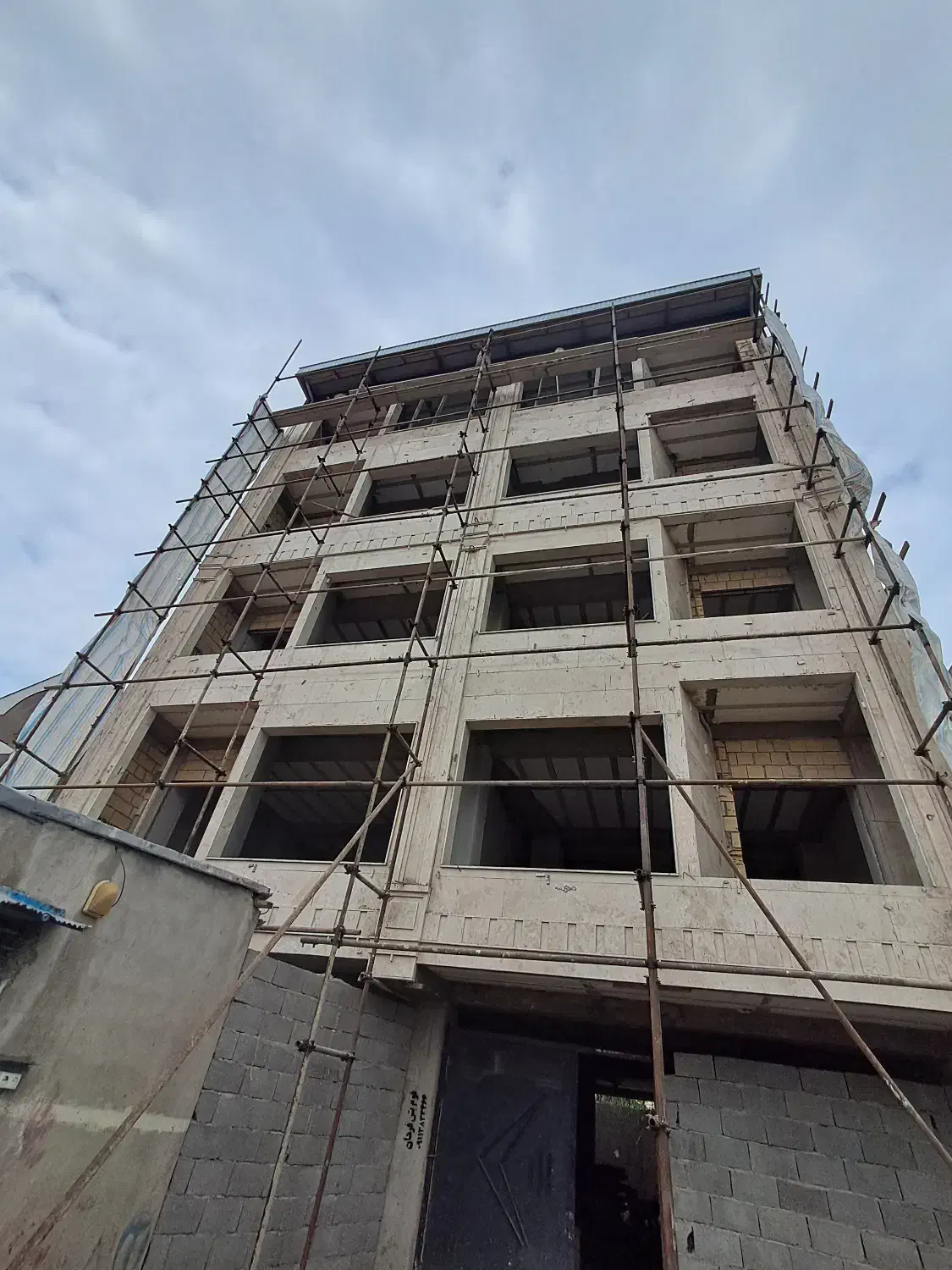 پیش فروش واحد های 90 و 80 متری بلوار نجفی|پیش‌فروش املاک|بندر انزلی, معلم|دیوار