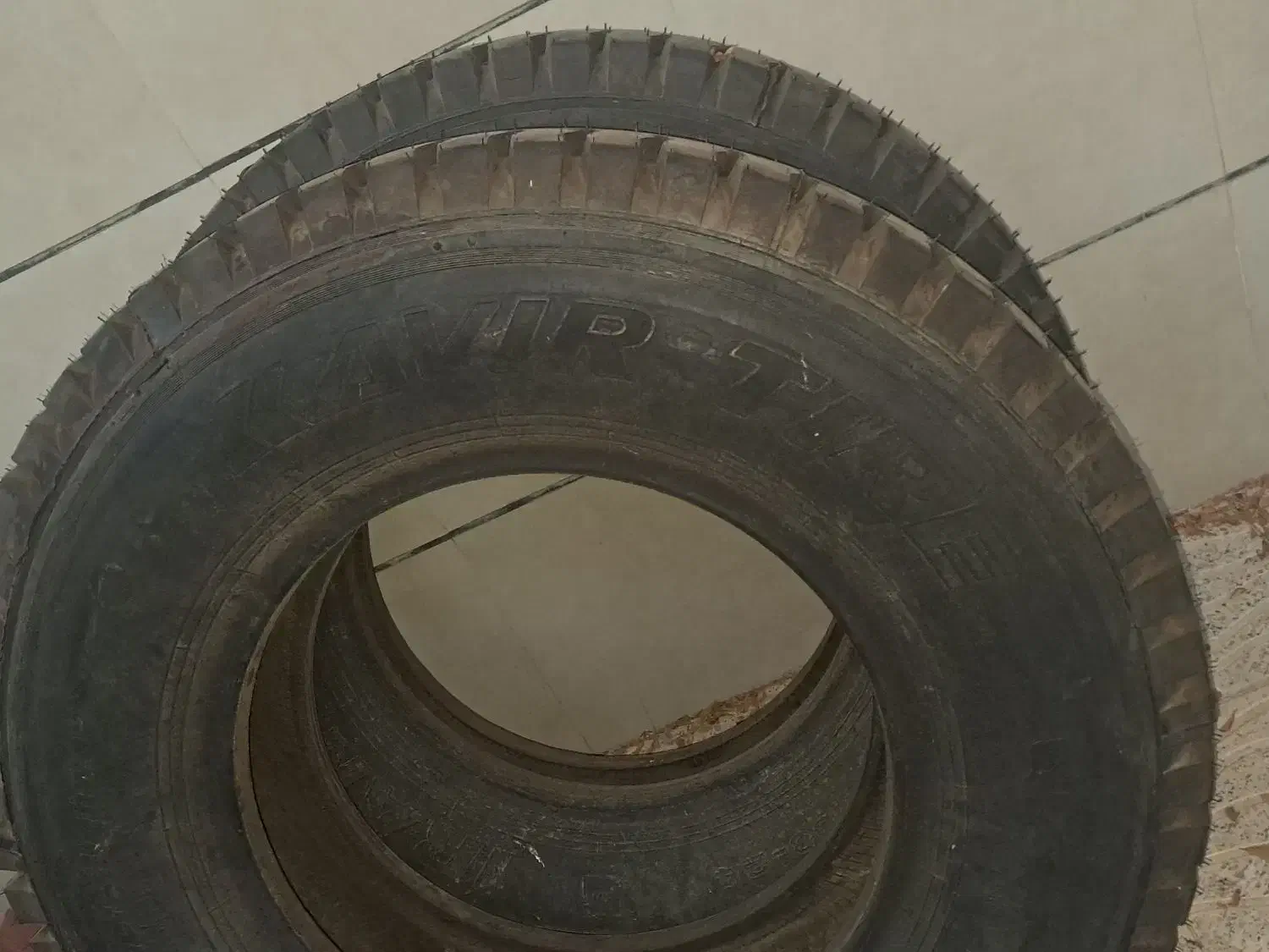 یک جفت لاستیک روکش گرم گل عقب کارنکرده۲۴ ۱۲|قطعات یدکی و لوازم جانبی|محمدیه-قزوین, |دیوار