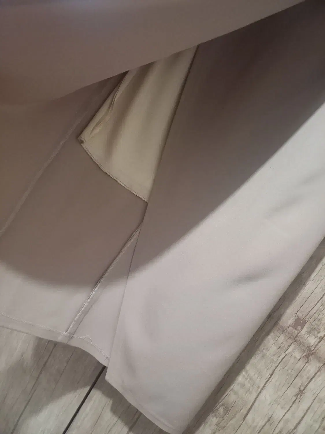 لباس مجلسی|لباس|رشت, سیا اسطلخ|دیوار