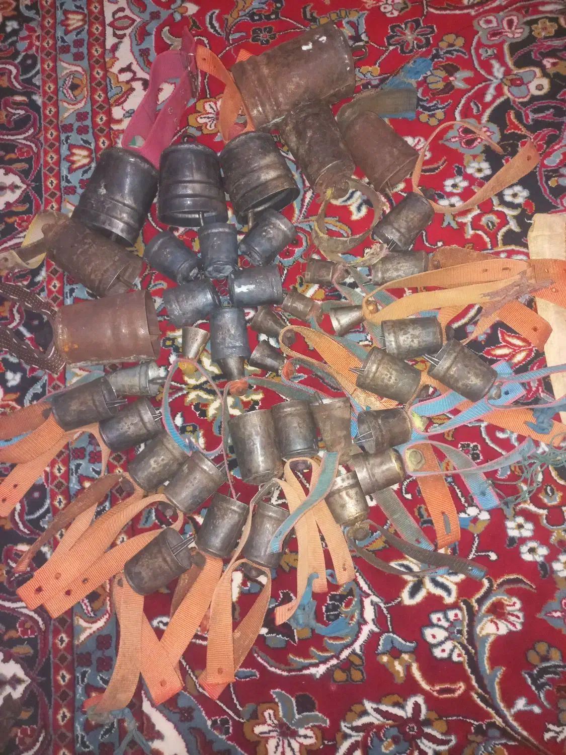 زنگوله نیمچه و کرکری میش وبز و کلک ۴۰ عدد|لوازم جانبی حیوانات|آشتیان, |دیوار