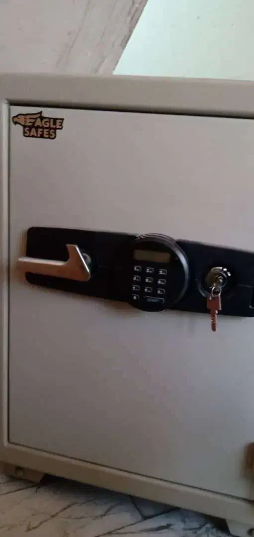 گاو صندوق|فروشگاه و مغازه|شریف‌آباد, |دیوار