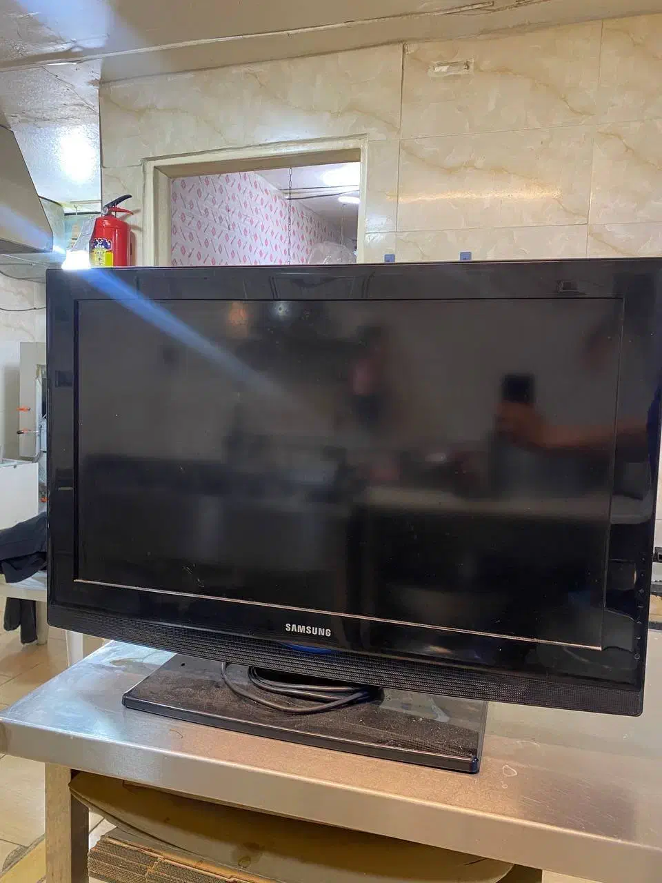 تلویزیون ال سی دی ۳۲ اینچ سری اول سامسونگ|تلویزیون و پروژکتور|اراک, |دیوار