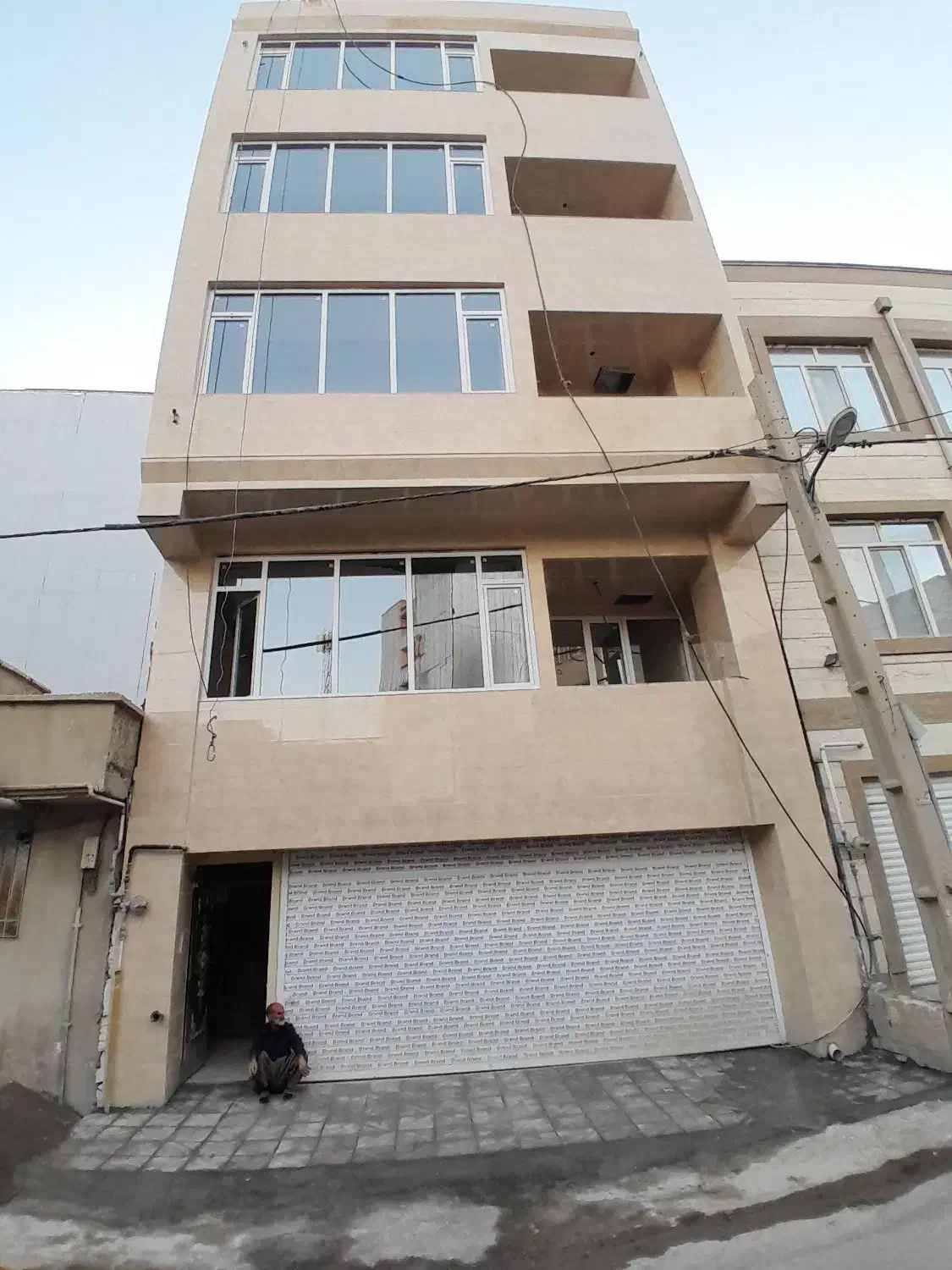 واحد۹۵ متری کلید نخورده میدان انقلاب بهترین موقعیت|فروش آپارتمان|ایلام, |دیوار