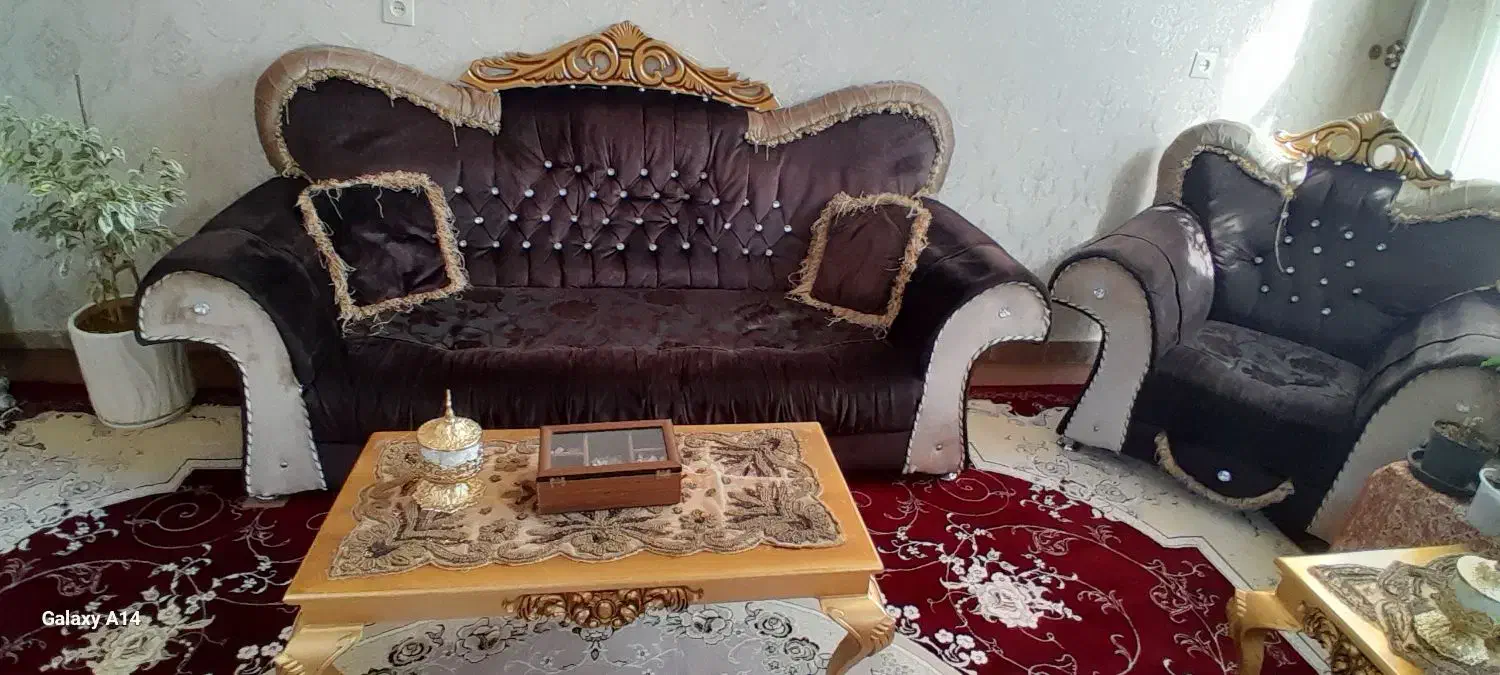 مبل راحتی همراه با جلو مبلی|مبلمان خانگی و میز عسلی|باسمنج, |دیوار