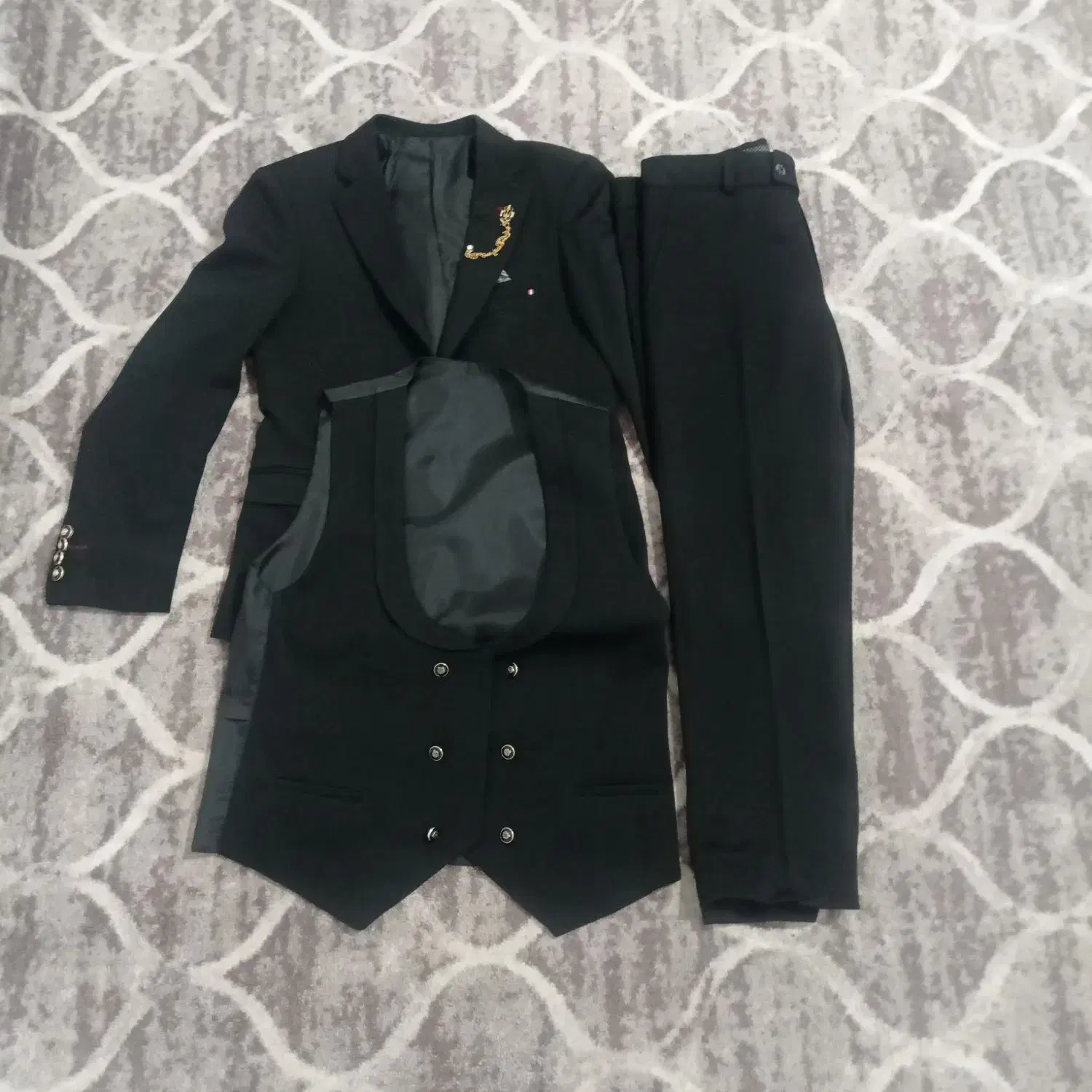 کت و شلوار مشکی مردانه درحد نو در سایز ۵۴ و 44|لباس|ابهر, |دیوار