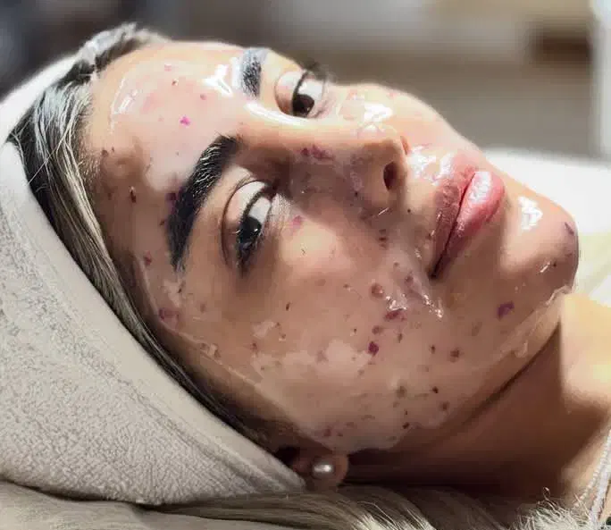 انجام خدمات فیشال تخصصی و پدیکور|خدمات آرایشگری و زیبایی|اهواز, شهرک حفاری|دیوار