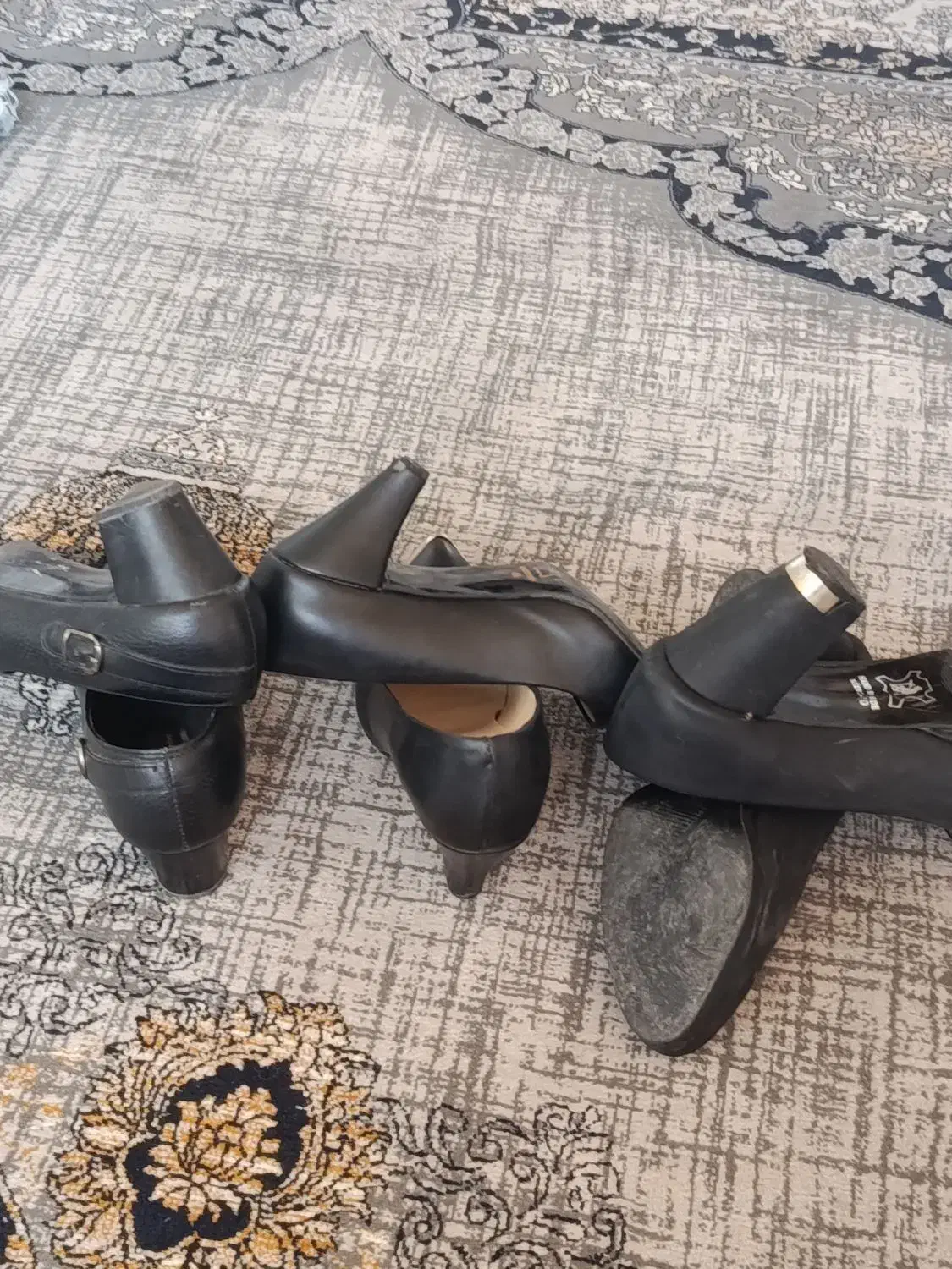 کفشمجلسی|کیف، کفش، کمربند|زرندیه, |دیوار