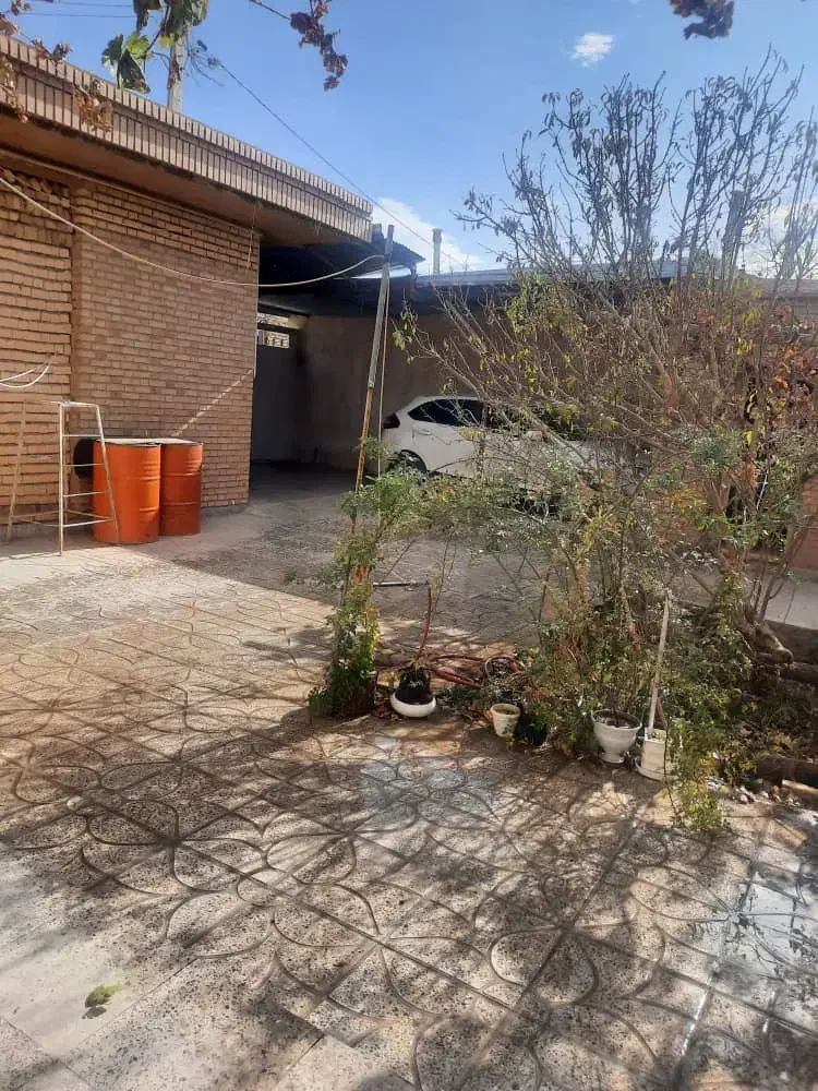 یک منزل مسکونی ویلایی فروشی به مساحت ۲۵۰ متر|فروش خانه و ویلا|بهمن صغاد, |دیوار