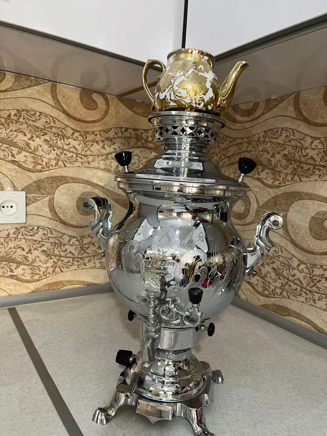 سماور گازی نو|سماور، چای‌ساز، قهوه‌ساز|رشت, پیرکلاچای|دیوار