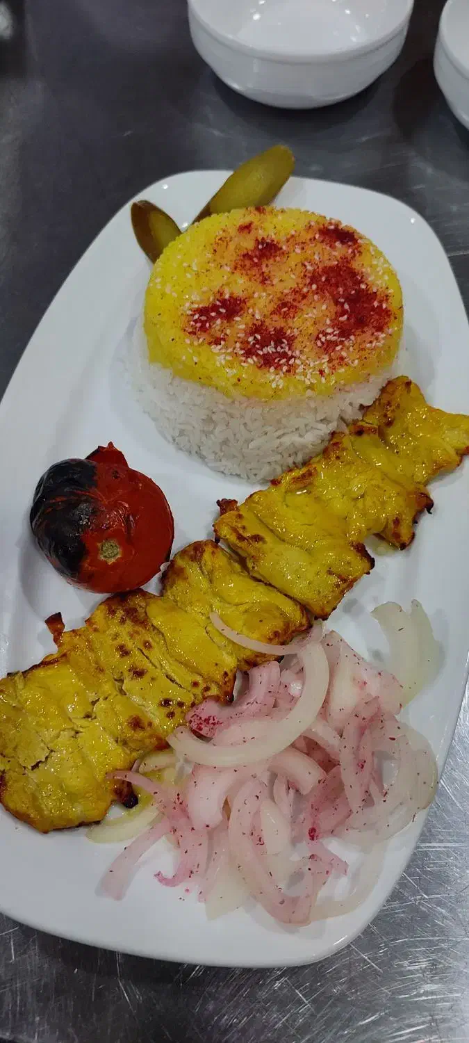 نیرو خانم جهت کار در رستوران|استخدام خدمات فروشگاه و رستوران|مهران (ایلام), |دیوار