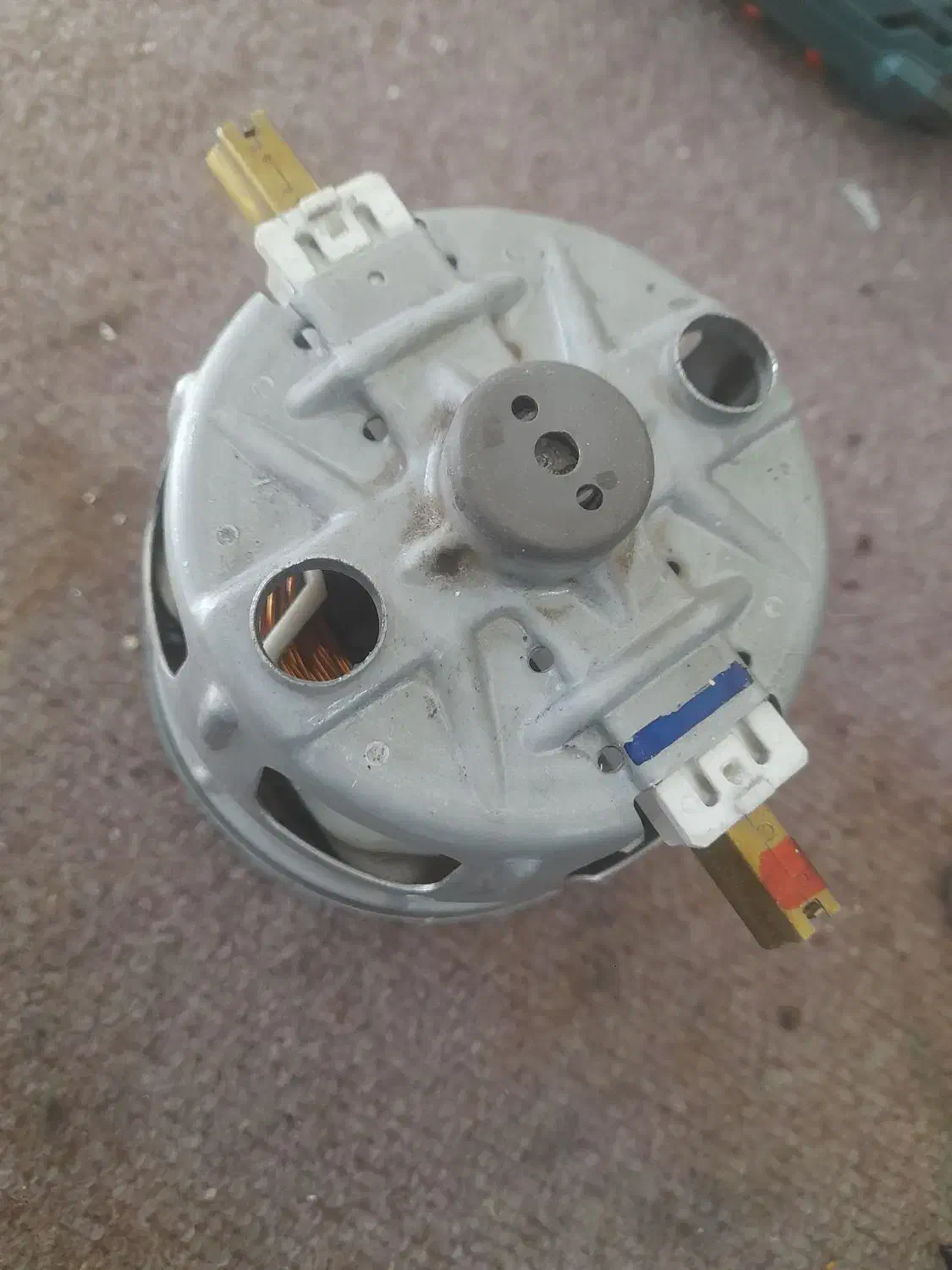 موتور بوش جامبو اورجینال|جاروبرقی، جارو شارژی، بخارشو|اصفهان, سعادت‌آباد|دیوار