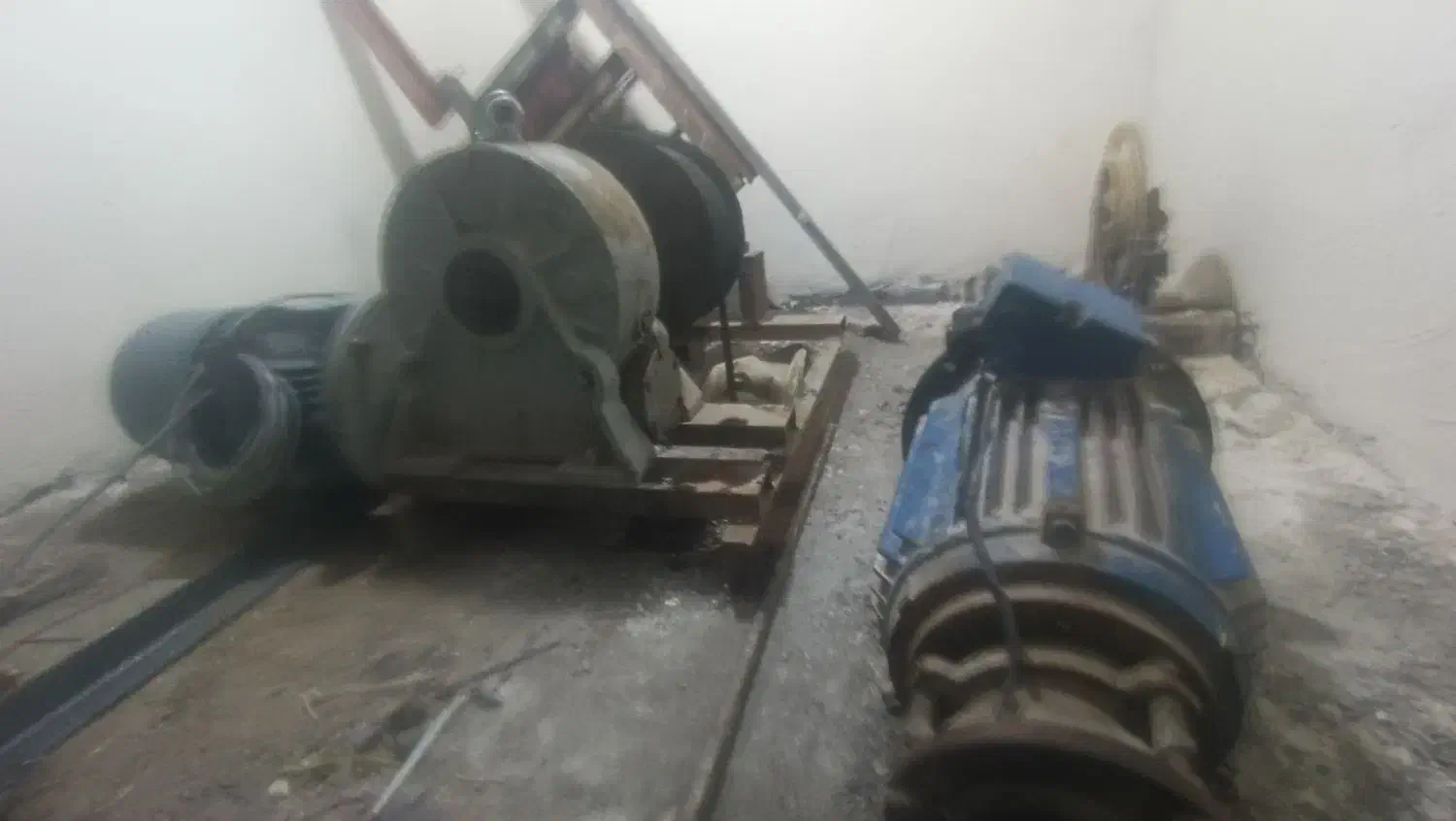 بالابر هیدرولیک آسانسور و...نصب و تعمیر|خدمات پیشه و مهارت|اهواز, زندوکیلی|دیوار