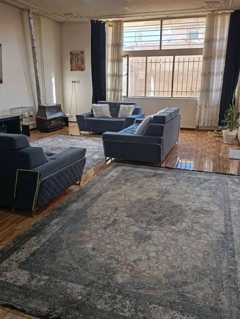 منزل مسکونی گلدیس خیابان ابوذر نیم فرعی ۸شرقی|فروش خانه و ویلا|شاهینشهر, شهرک گلدیس|دیوار