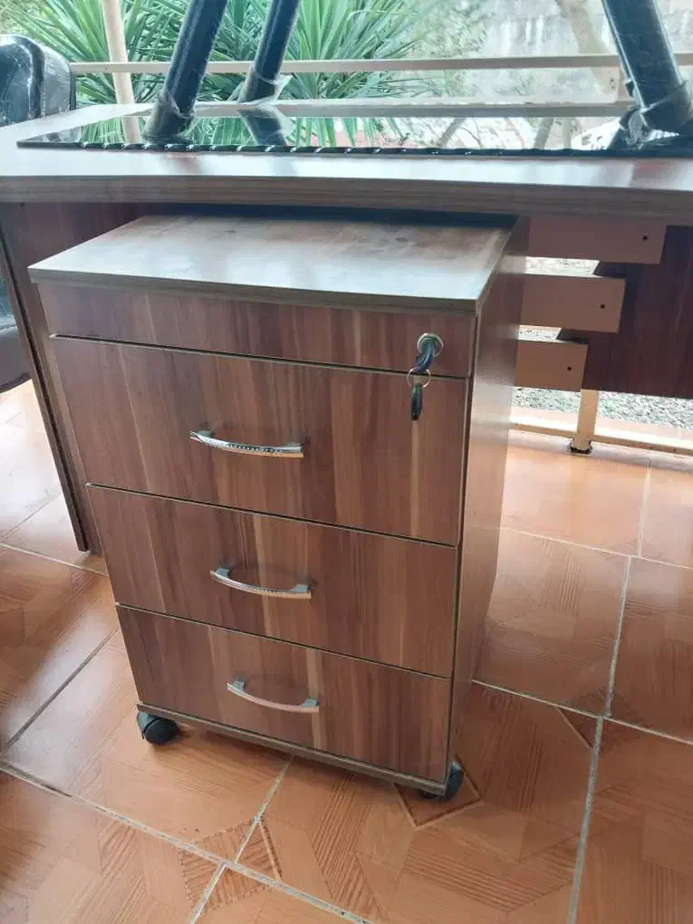 فروس میز وصندلی اداری|مبلمان اداری|لنگرود, |دیوار