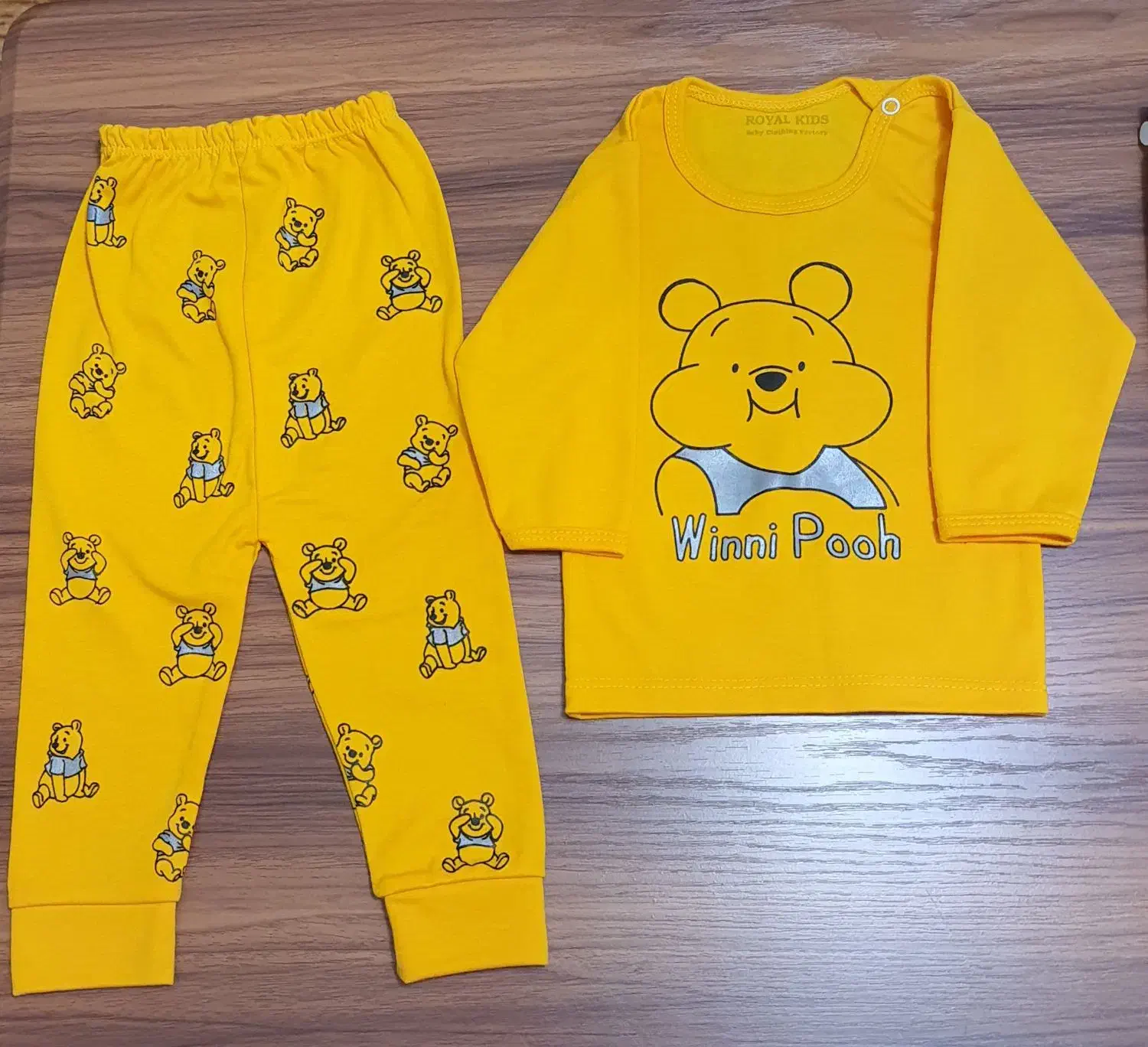 تعدادی لباس  نوزاد دخترانه|کفش و لباس بچه|رشت, شهرک قدس|دیوار