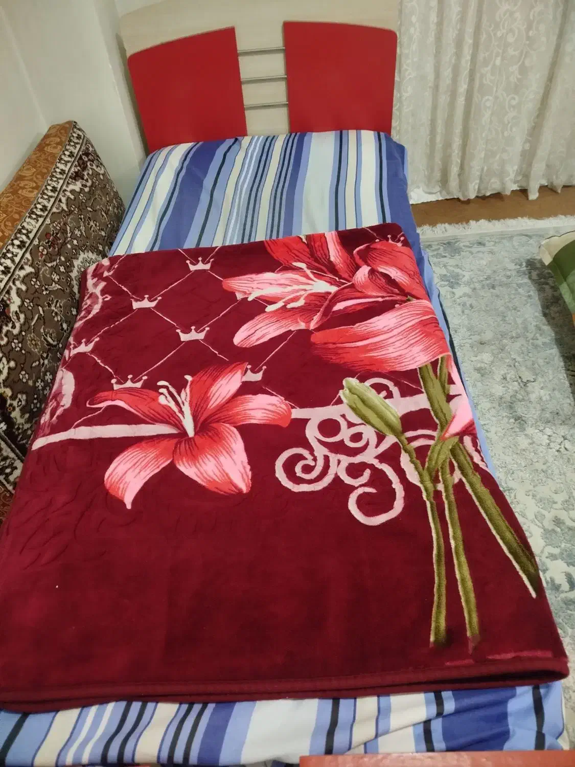 تخت تکنفره|تخت و سرویس خواب|اراک, |دیوار