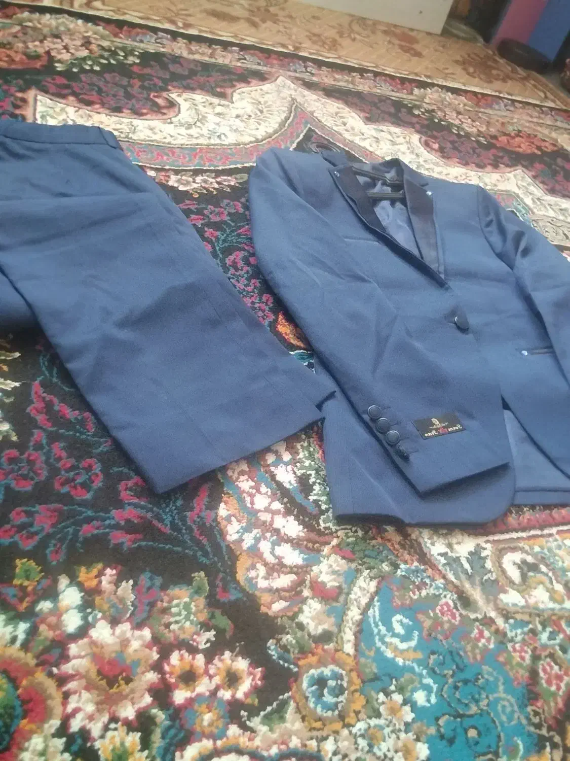 نونو|لباس|اسفراین, |دیوار