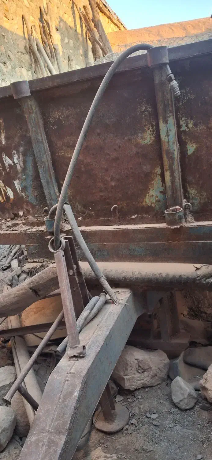 تریلی و خرمن کوب قدیمی تراکتور|ماشین‌آلات صنعتی|چگنی, |دیوار