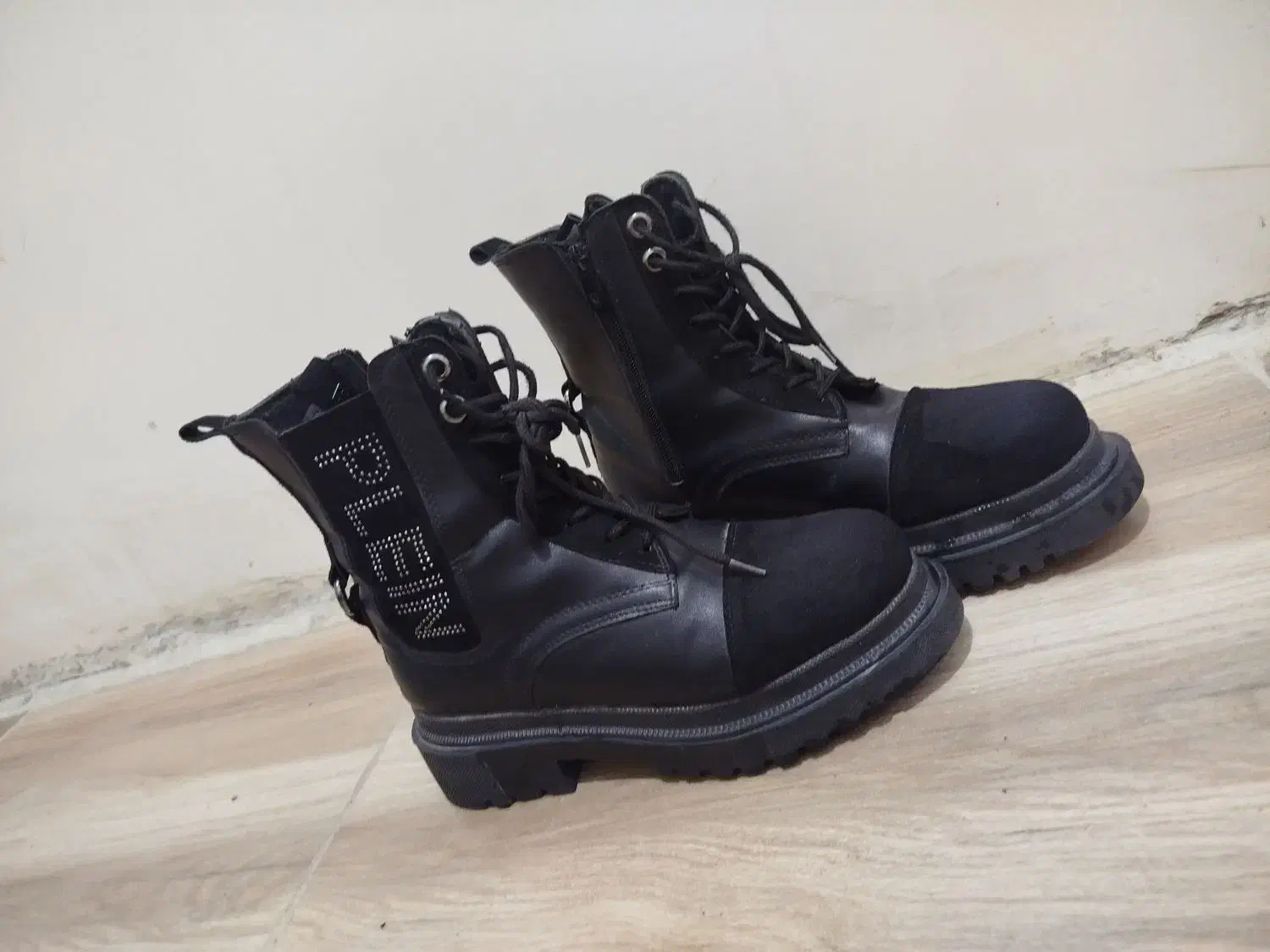 بوت زیبا و نو|کیف، کفش، کمربند|بروجرد, |دیوار