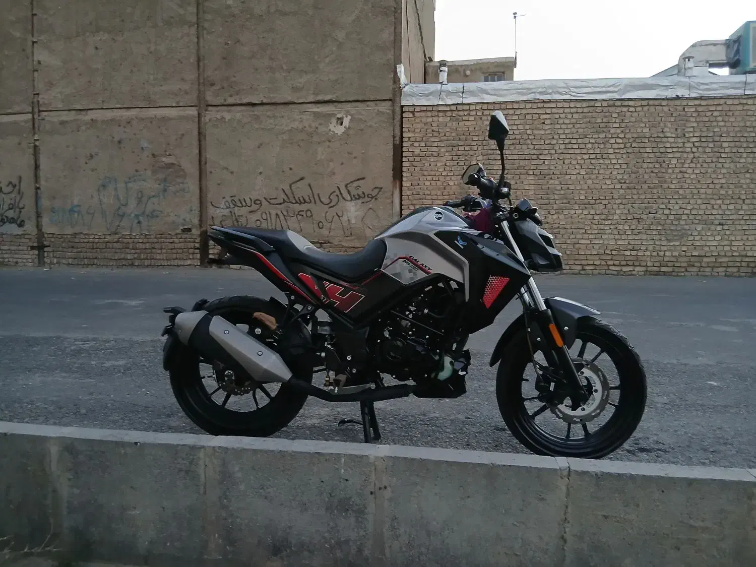 na180 درحد|موتورسیکلت|اراک, |دیوار
