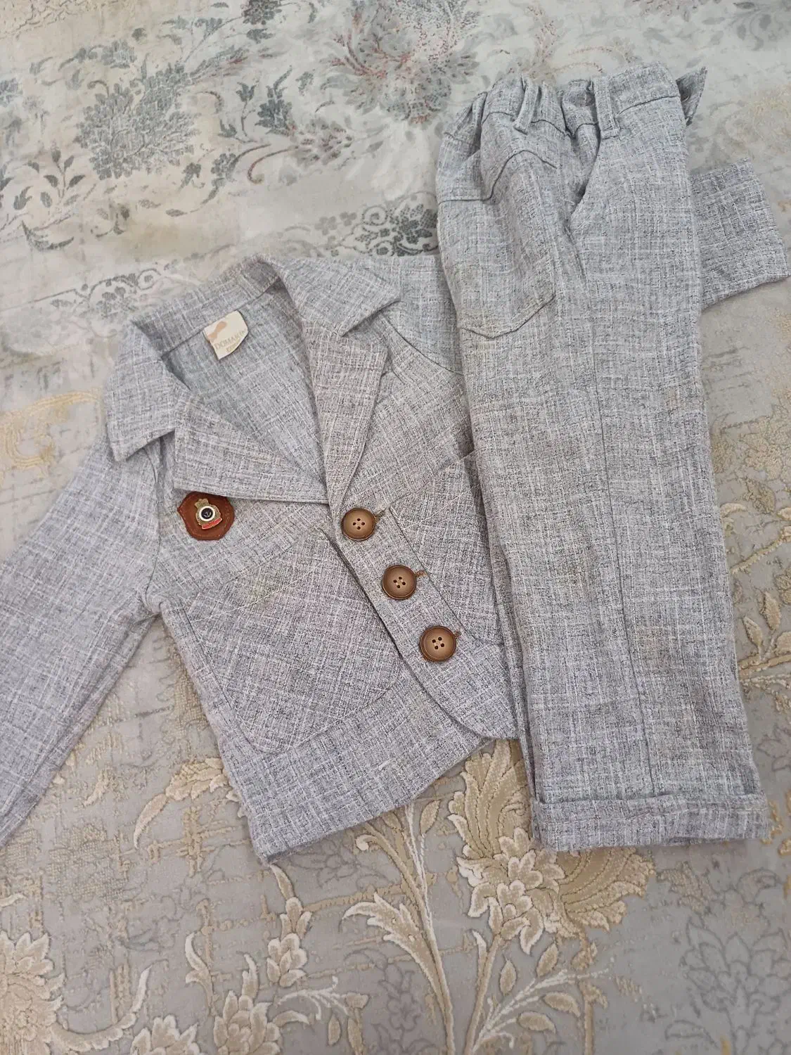 کت وشلوار بچه گانه|کفش و لباس بچه|مشهد, انقلاب|دیوار