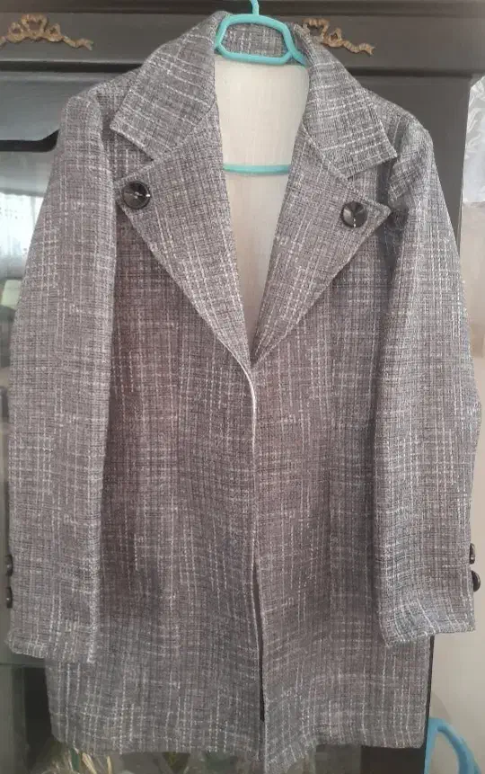 پالتو زنانه|لباس|گلبهار, شهر جدید گلبهار|دیوار